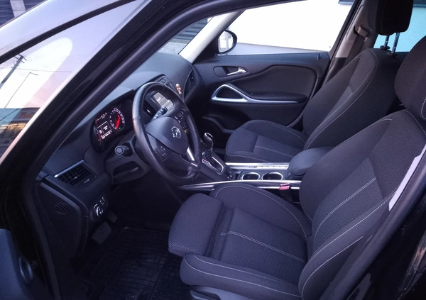 Opel Zafira cena 39500 przebieg: 204000, rok produkcji 2018 z Janowiec Wielkopolski małe 326